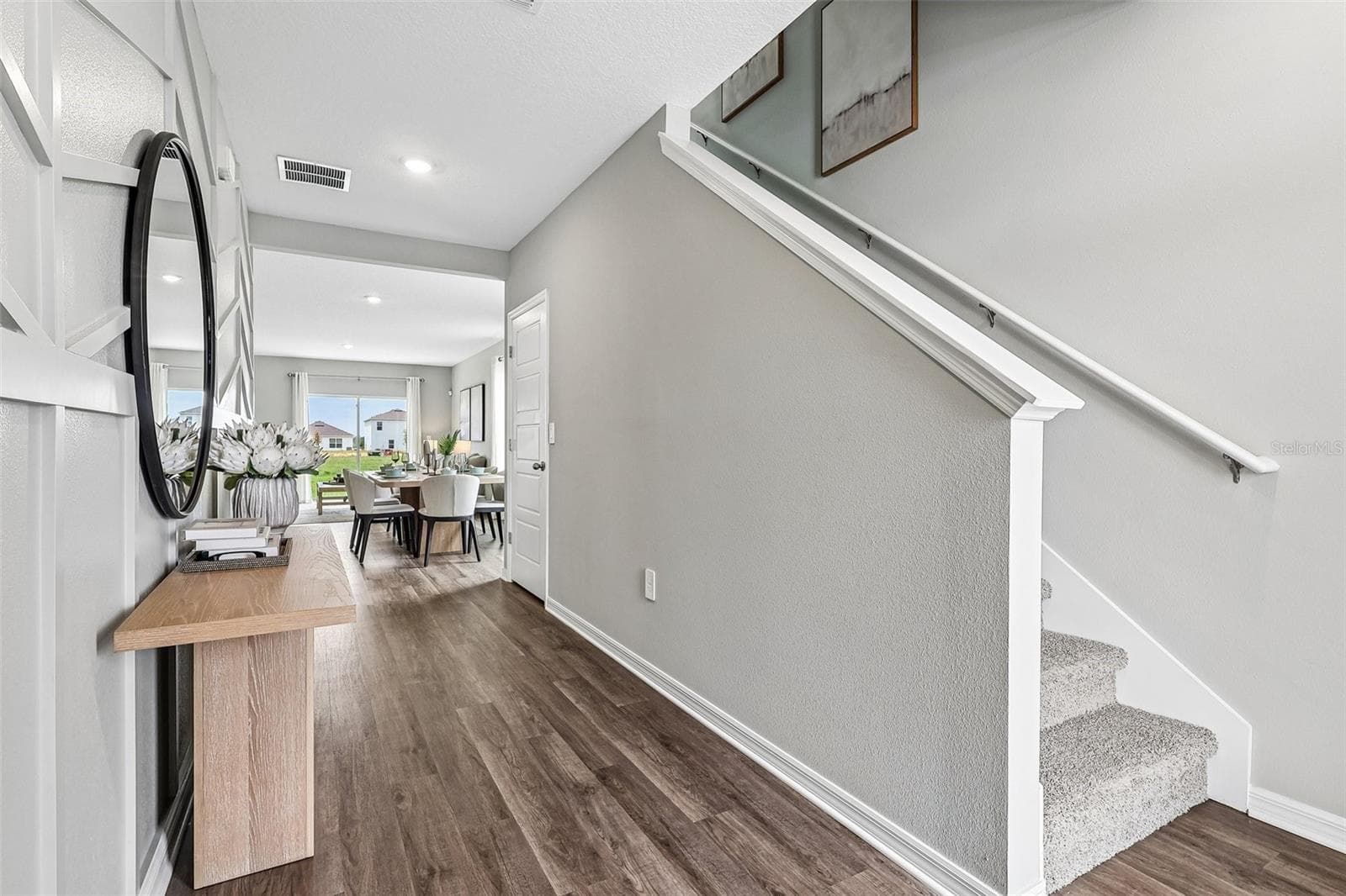 1511 Las Palmas St photo 2