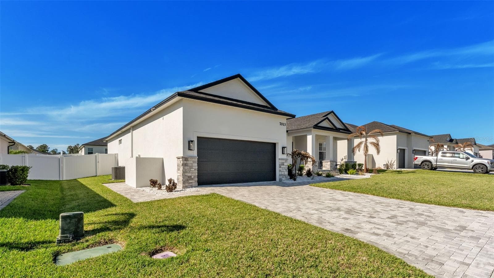 7013 Bentridge Dr photo 2