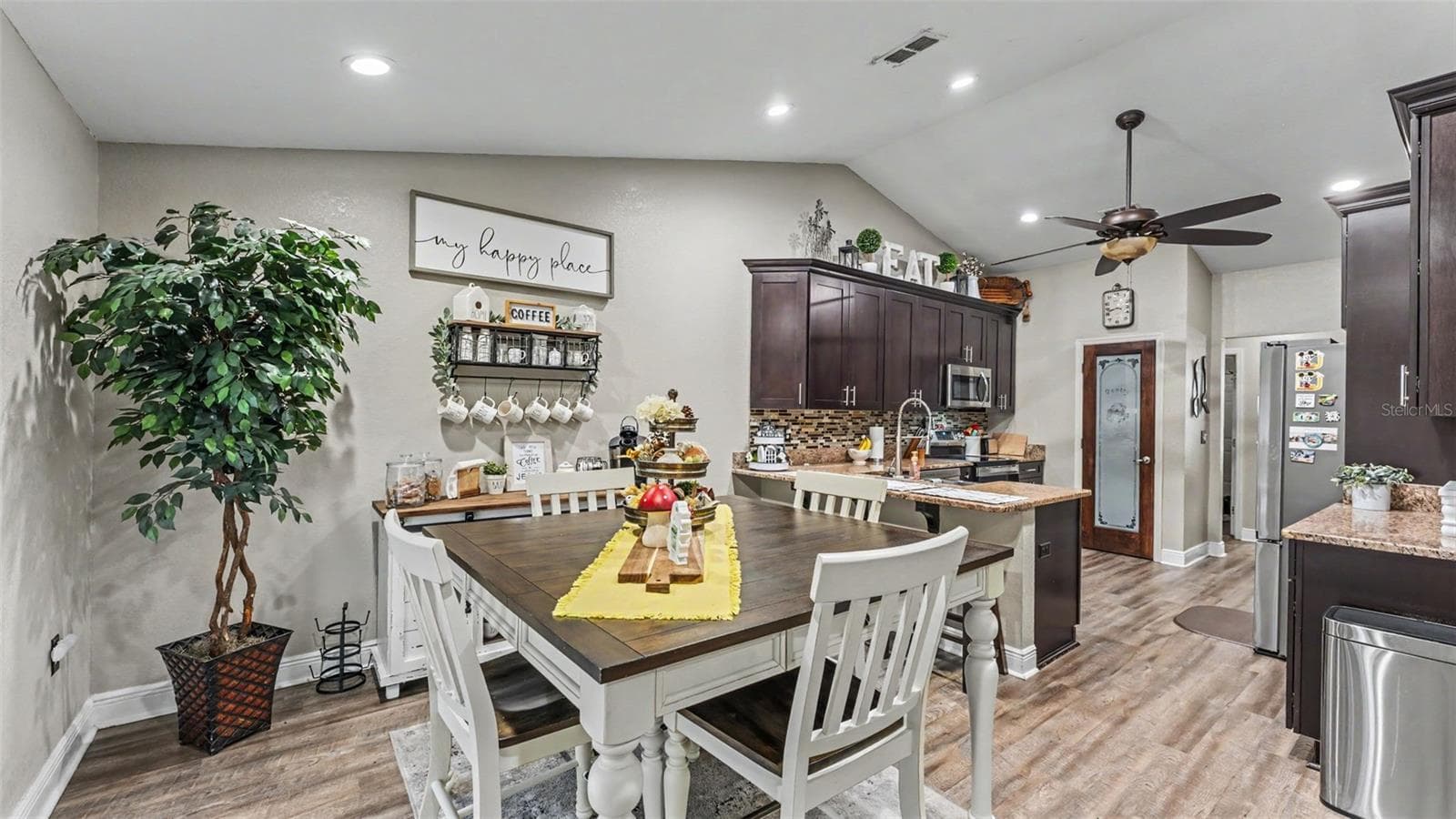 1411 Ashbury CT photo 3