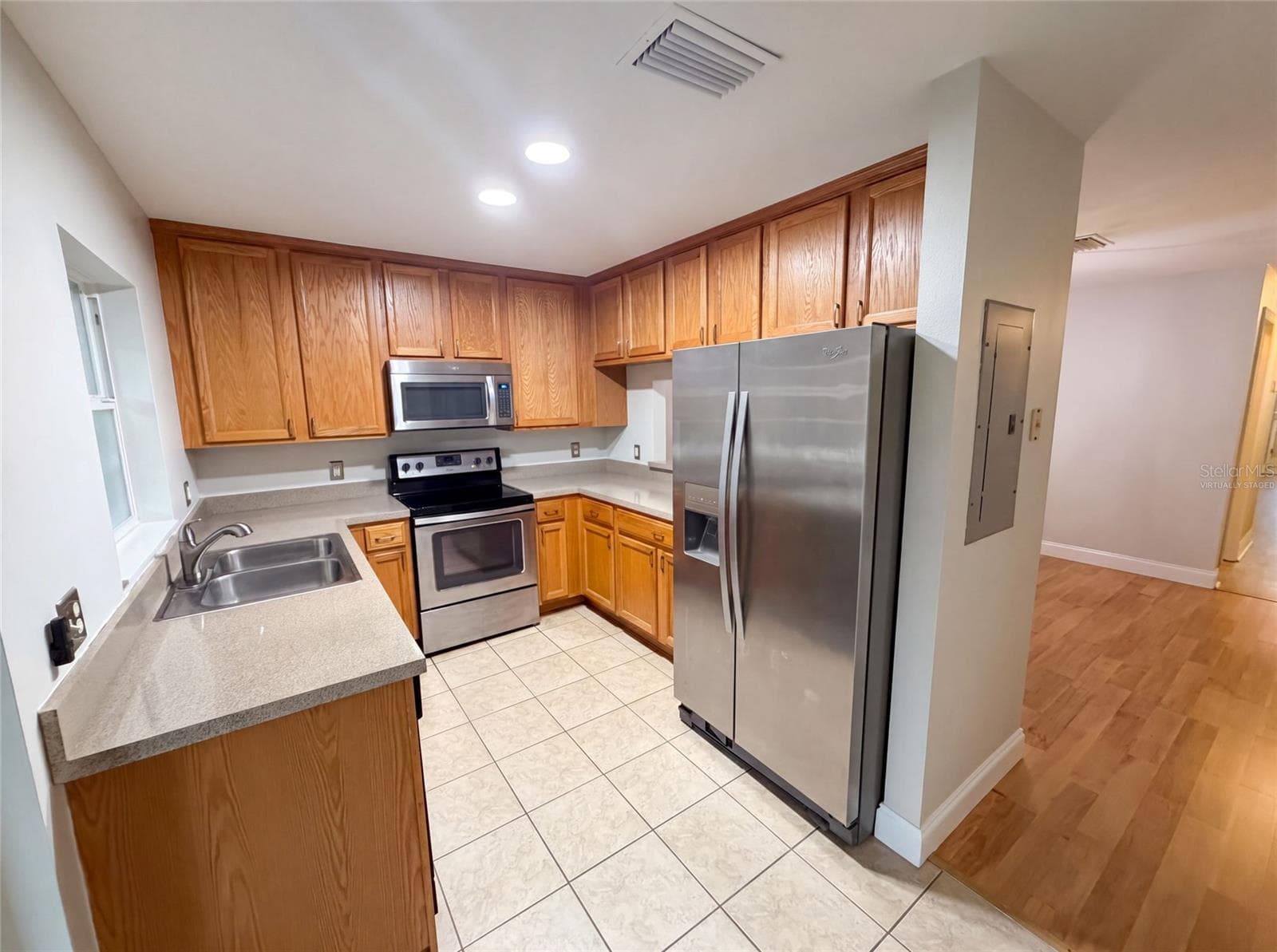 112 Coquina Bay Dr photo 2