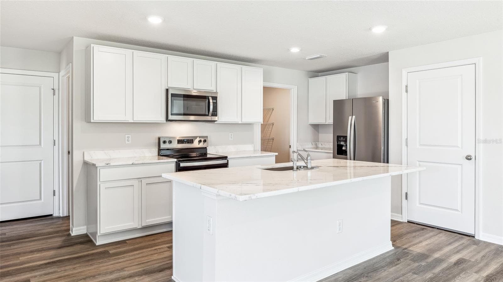 18615 Lookout Ridge Pl photo 2