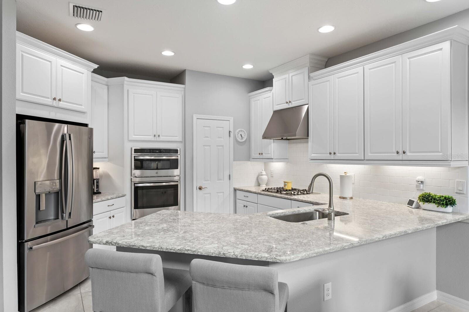 8524 Arabella Ln photo 3