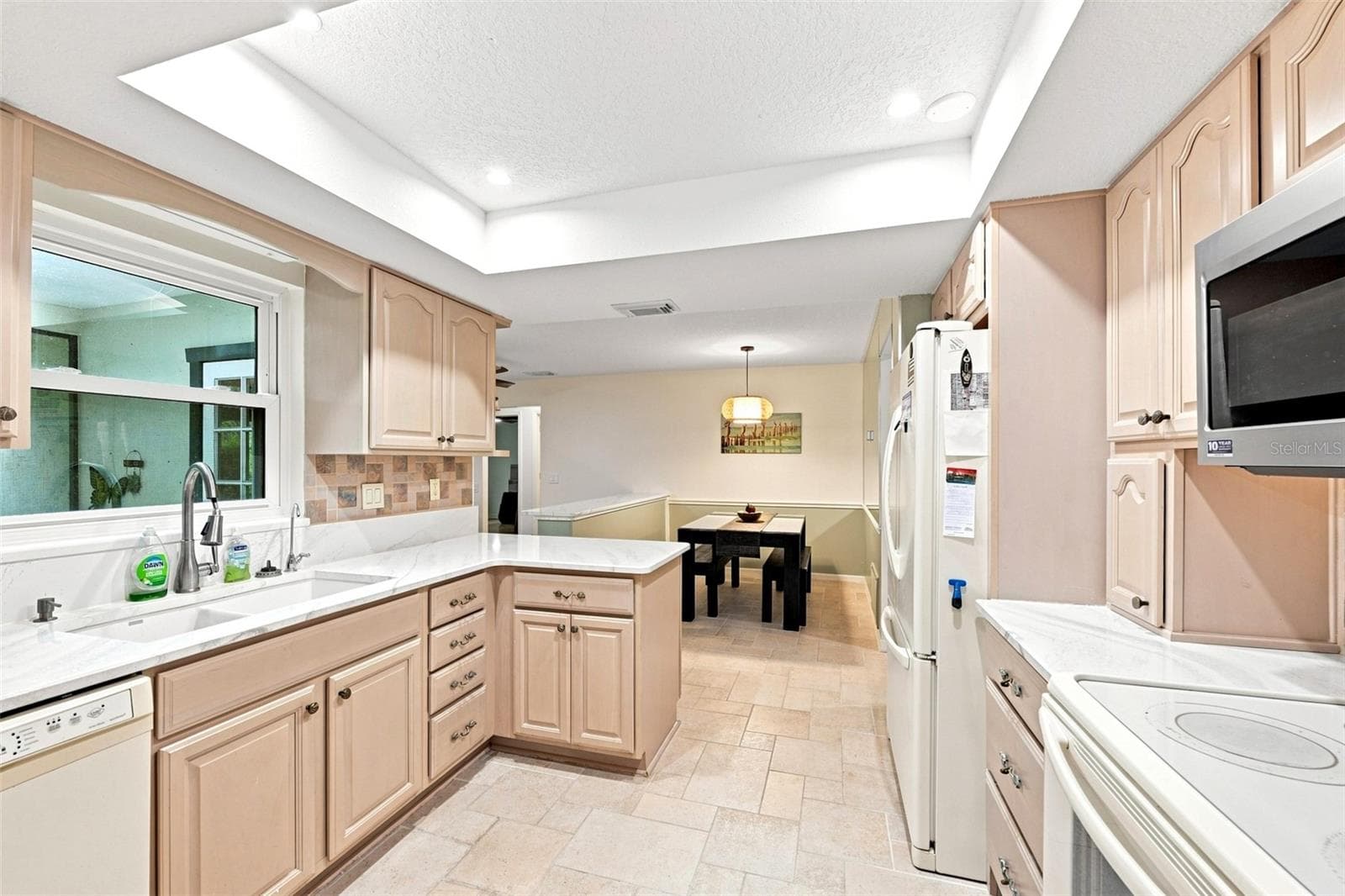 2107 W Fore Dr photo 2