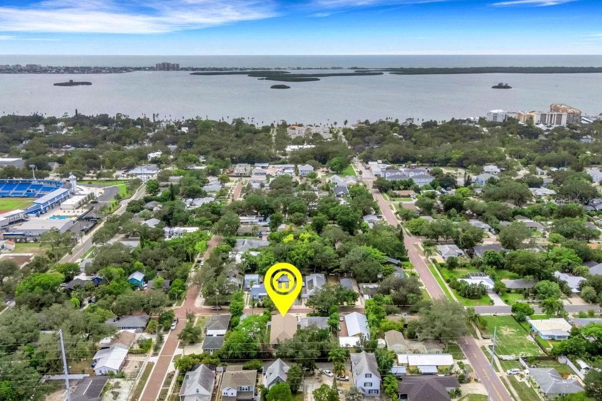 439 Louden Ave photo 3