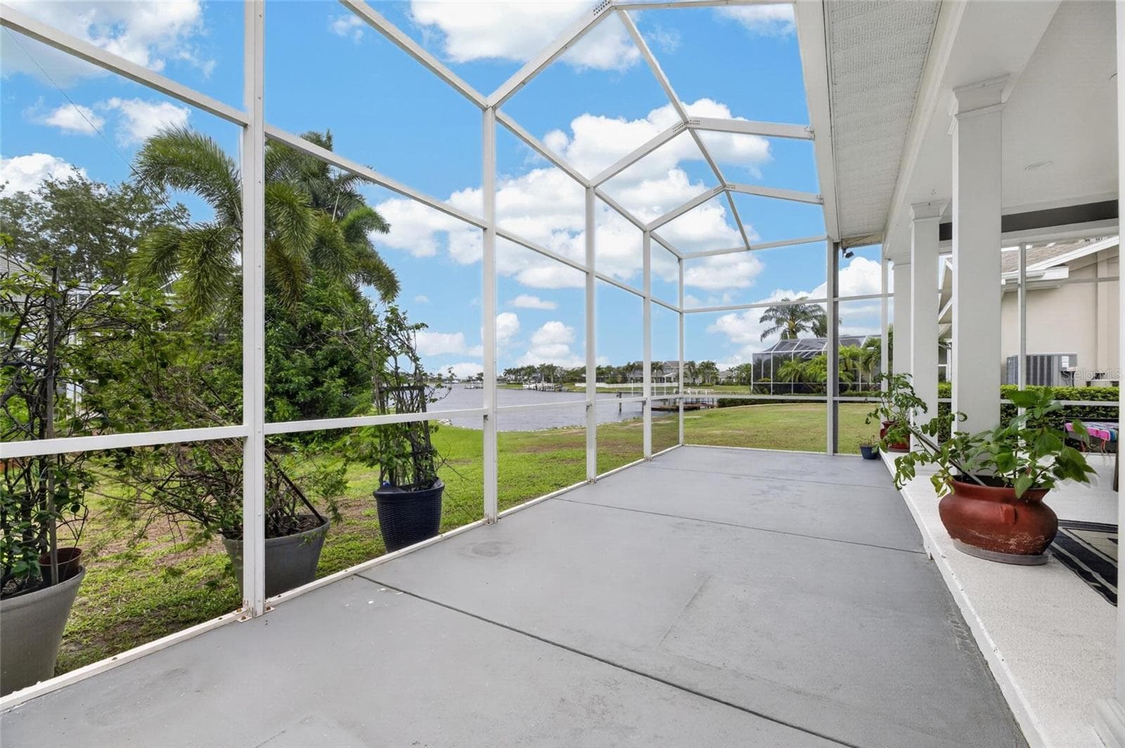 435 Manns Harbor Dr photo 3