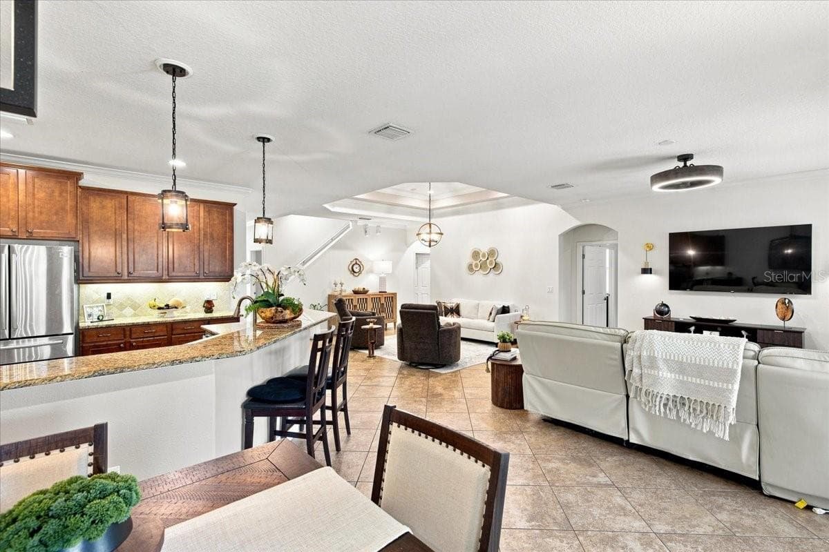 4508 Grand Lakeside Dr E photo 3