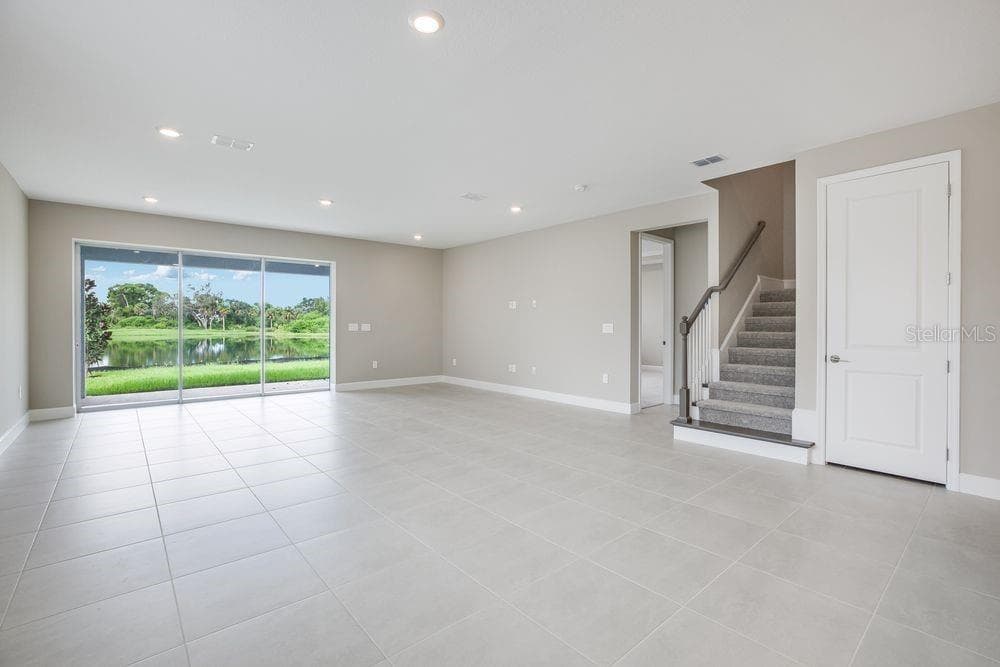 712 Sky Shade Dr photo 3