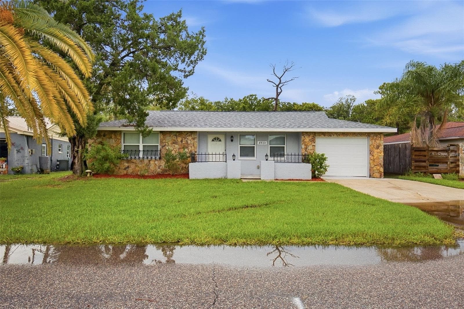 8531 Horizon Ln photo 2