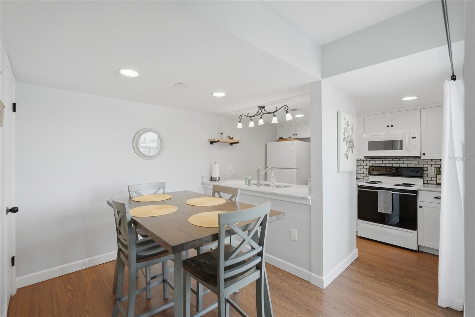 175 Medallion Blvd #F photo 5