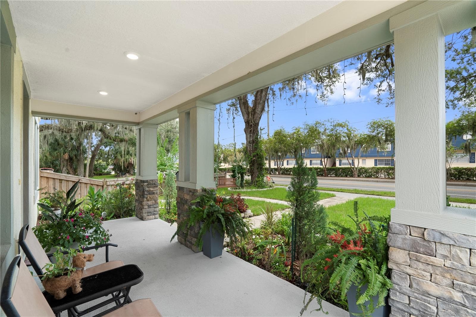 1415 Crystal Lake Dr photo 3