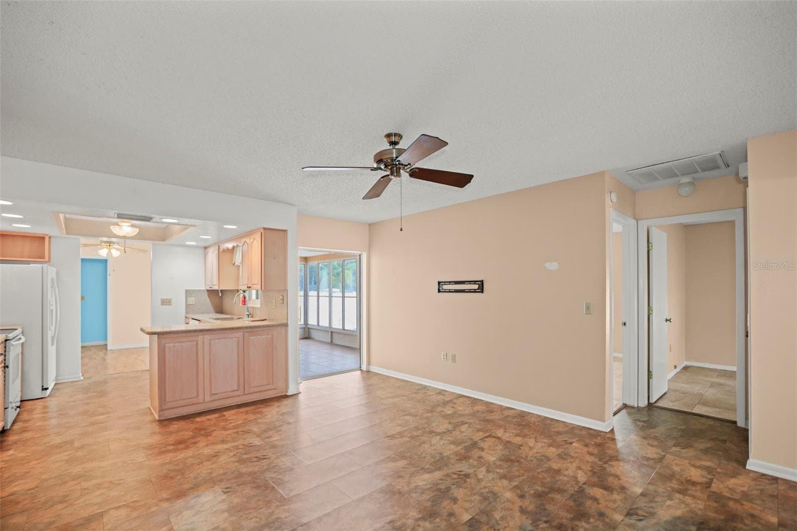 1112 40th Ave NE photo 5
