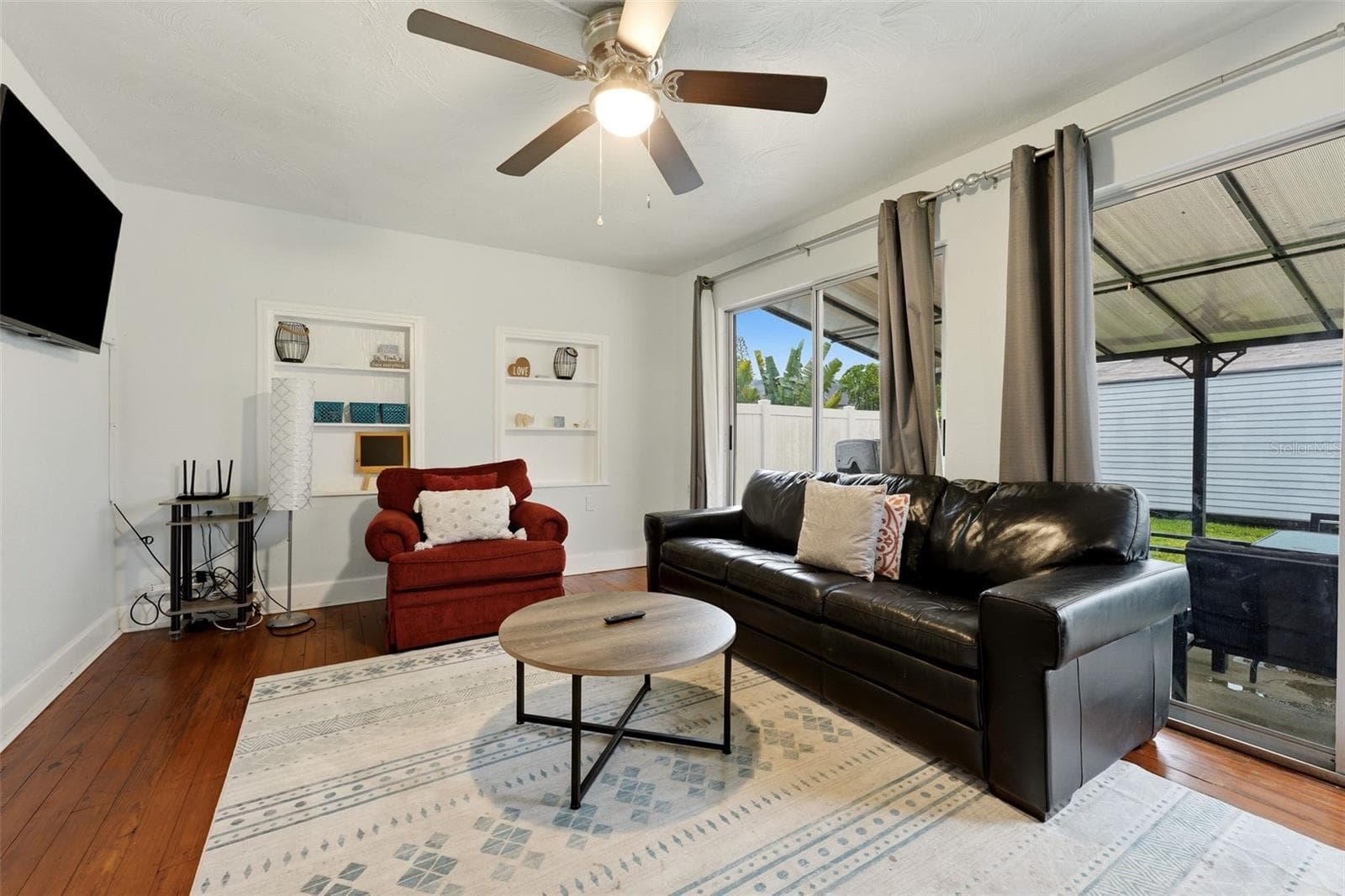 3052 Alta Vista St photo 5