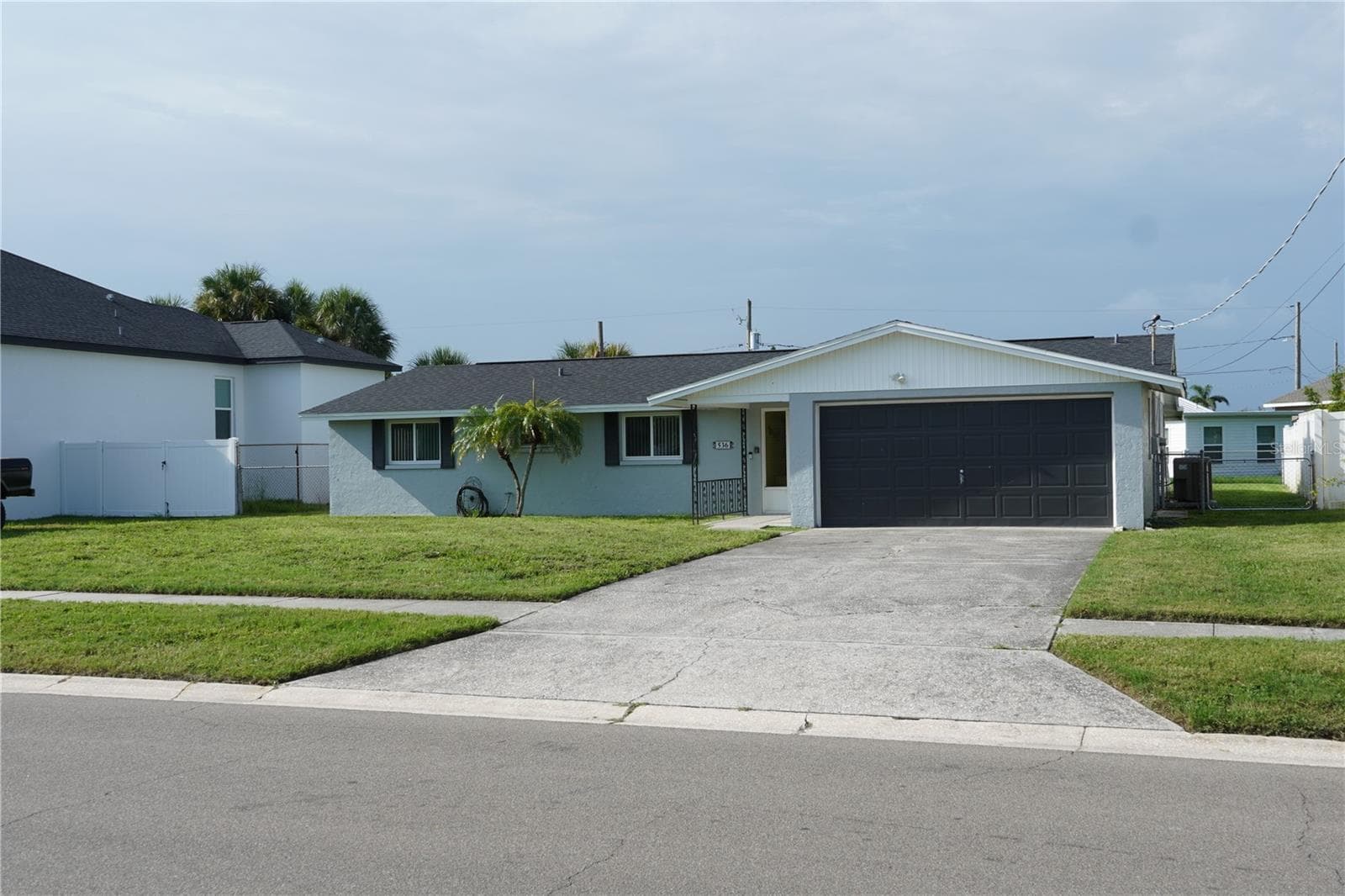 536 Flamingo Dr photo 2
