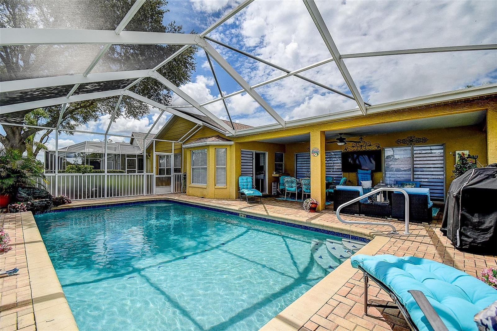 18624 Grand Club Dr photo 2