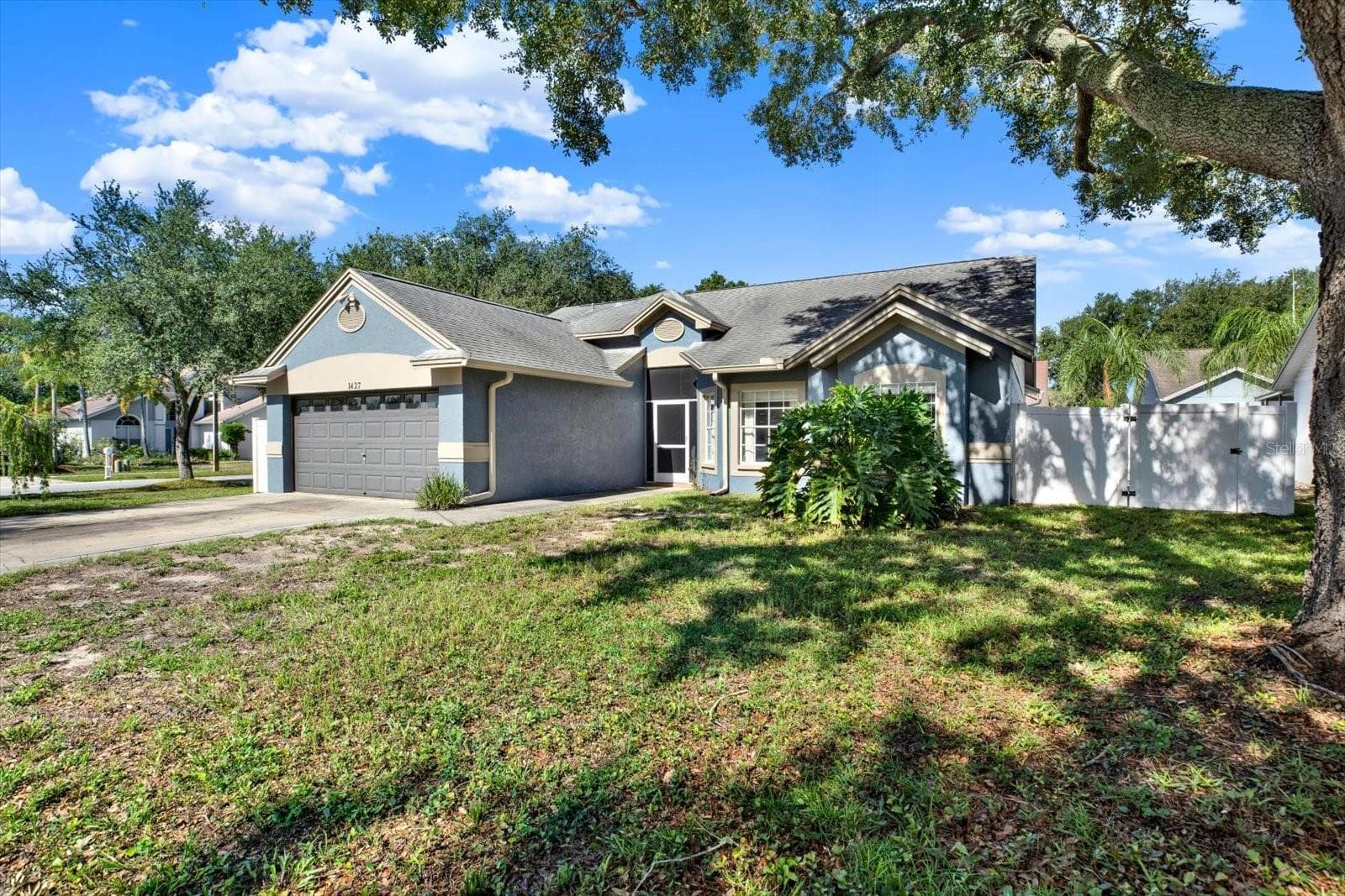 1427 Bay View St photo 5