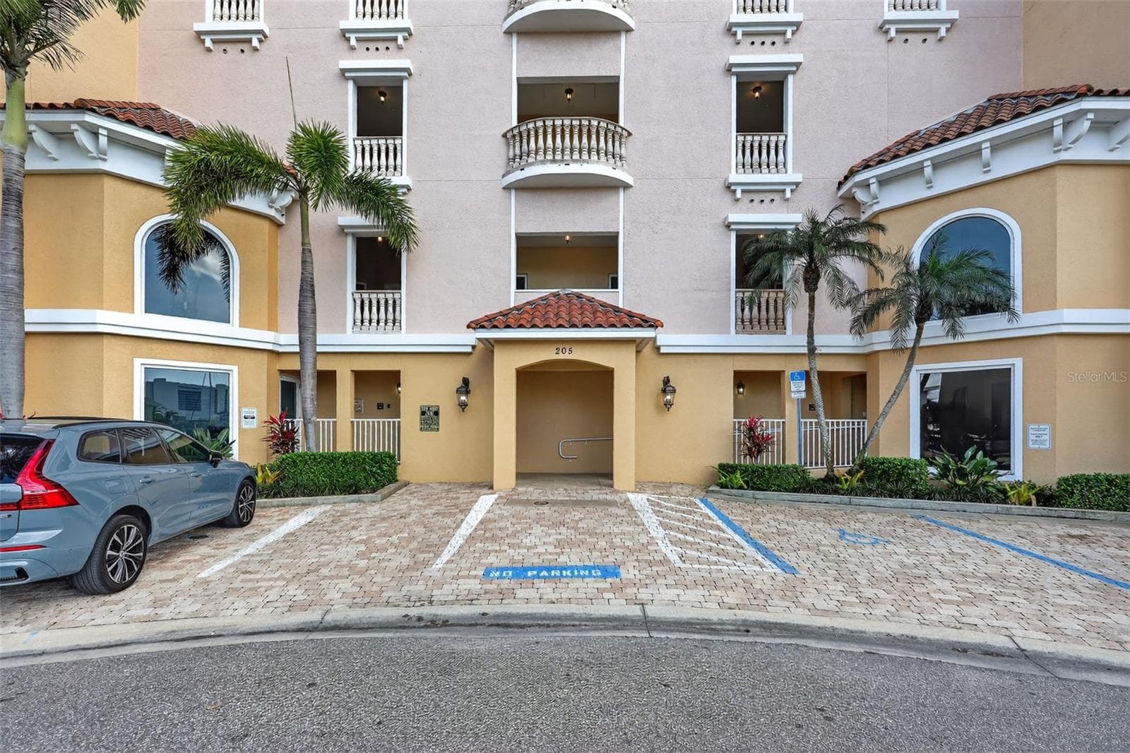 205 Brightwater Dr #202 photo 3