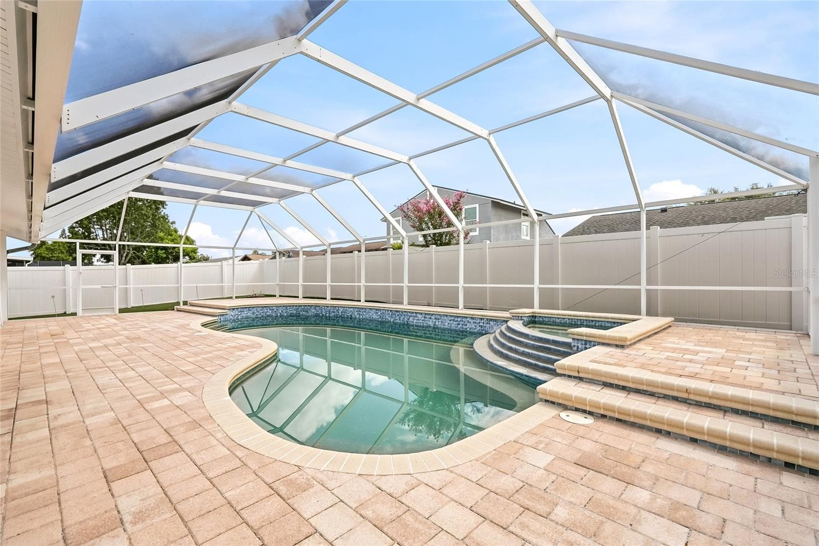 12511 Cardiff Dr photo 3