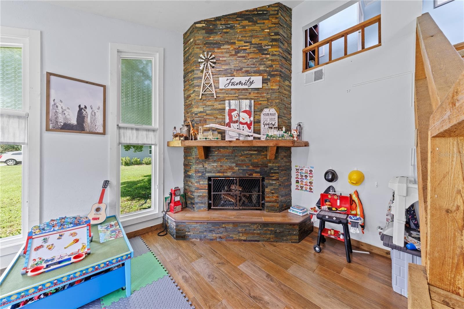 4734 Monterey Dr photo 3