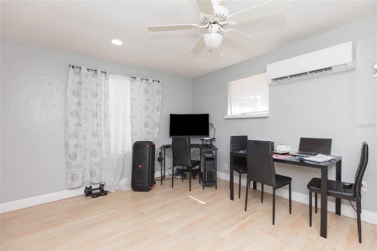 1526 Clinton photo 5