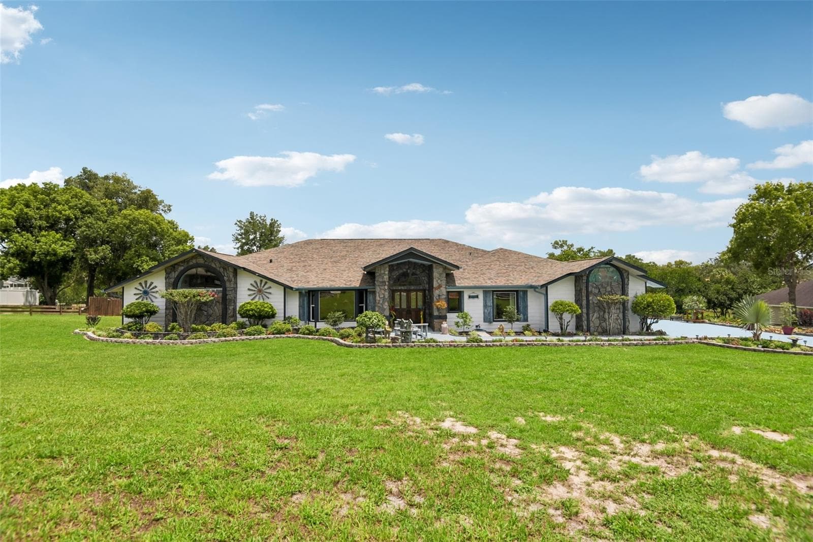5318 Sandra Dr photo 2