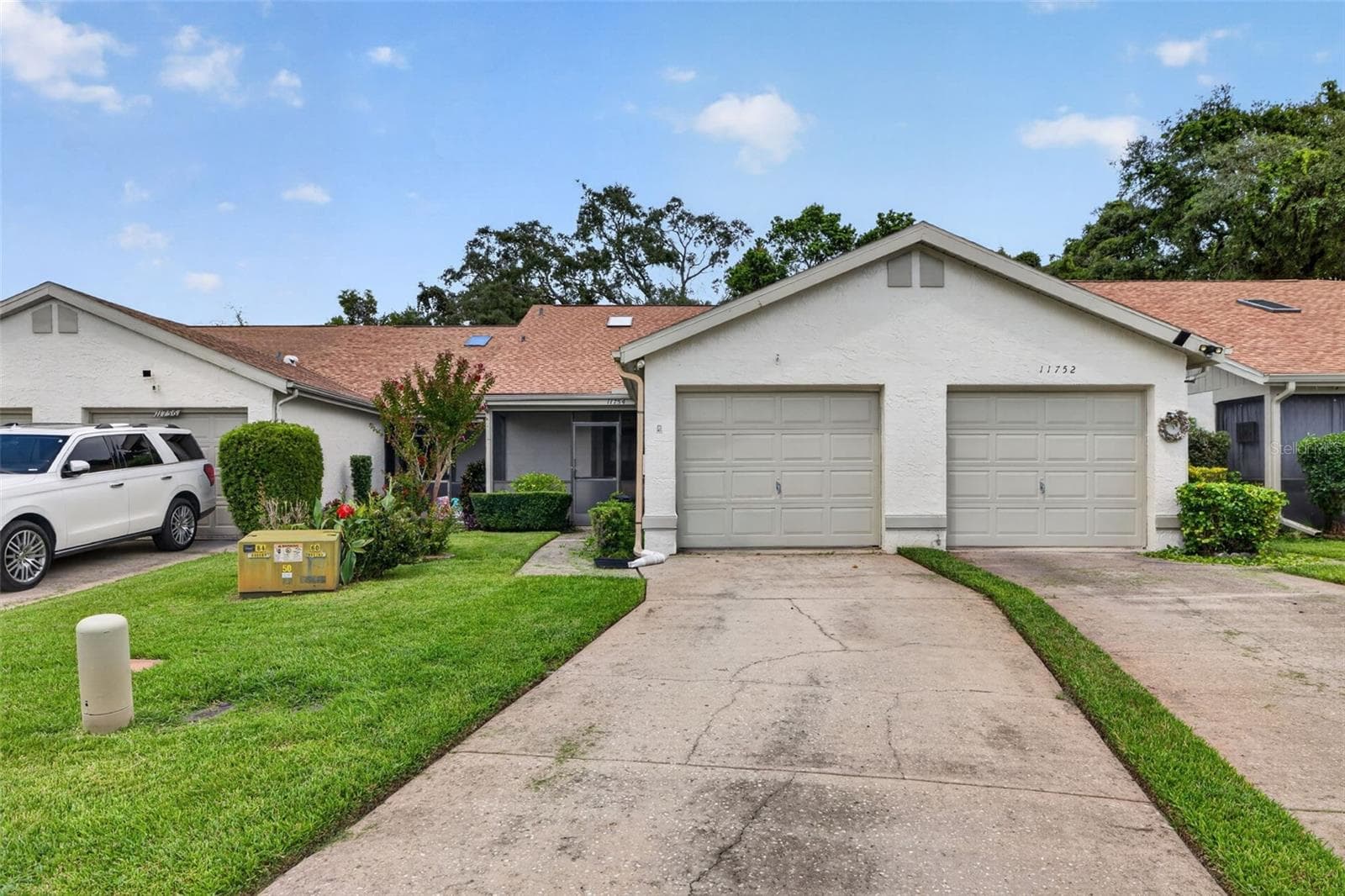 11754 Spring Tree Ln photo 2