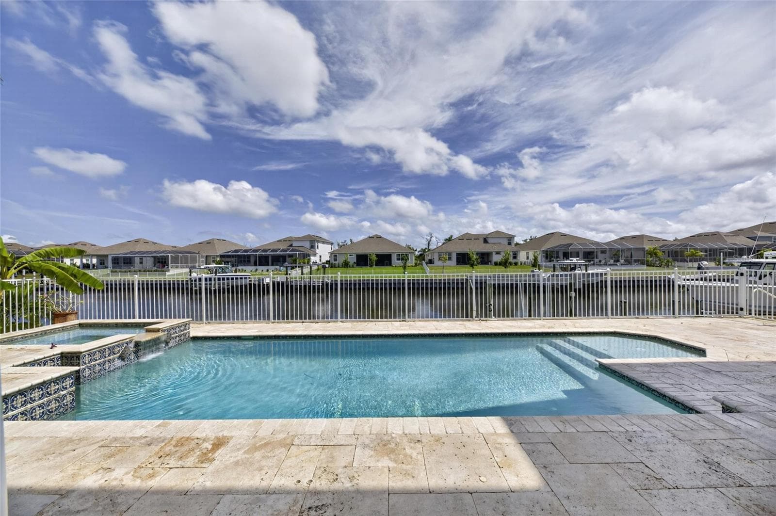 715 Islebay Dr photo 3