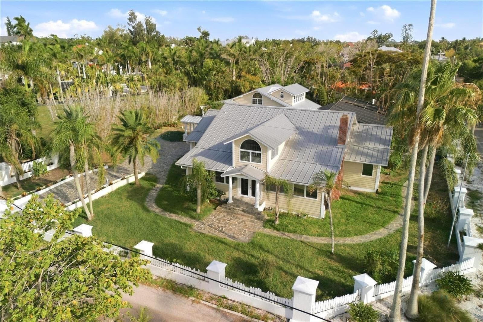 604 Norsota Way photo 4
