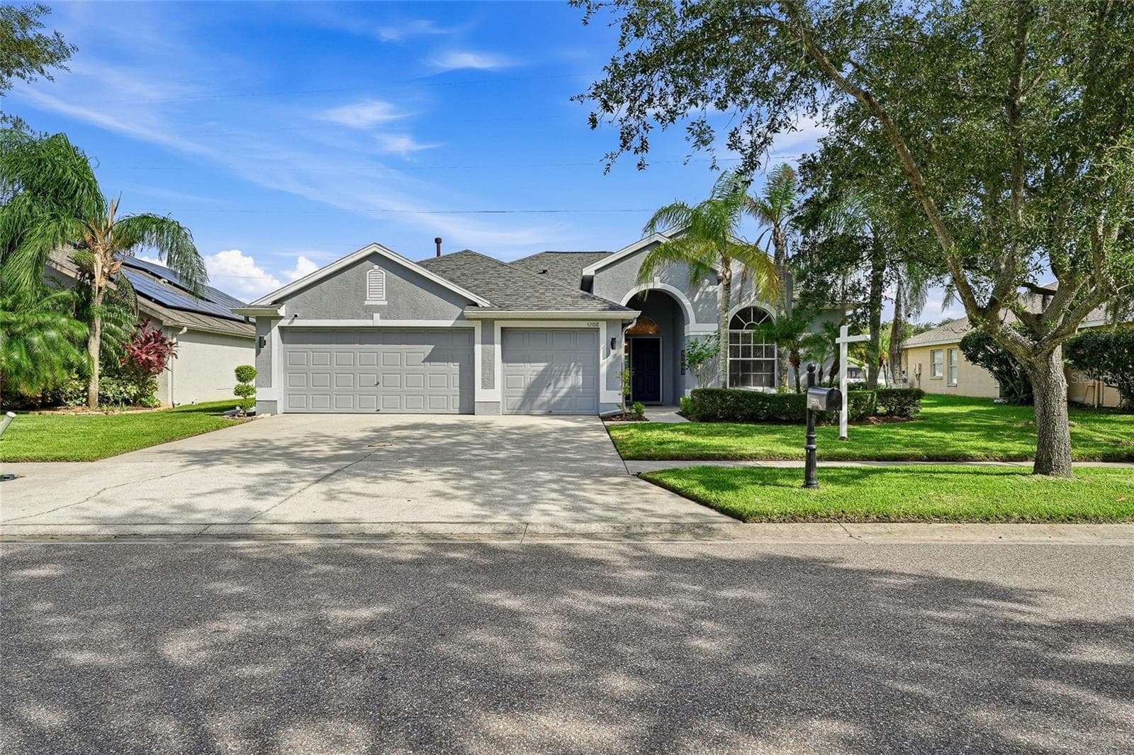 12018 Northumberland Dr photo 2