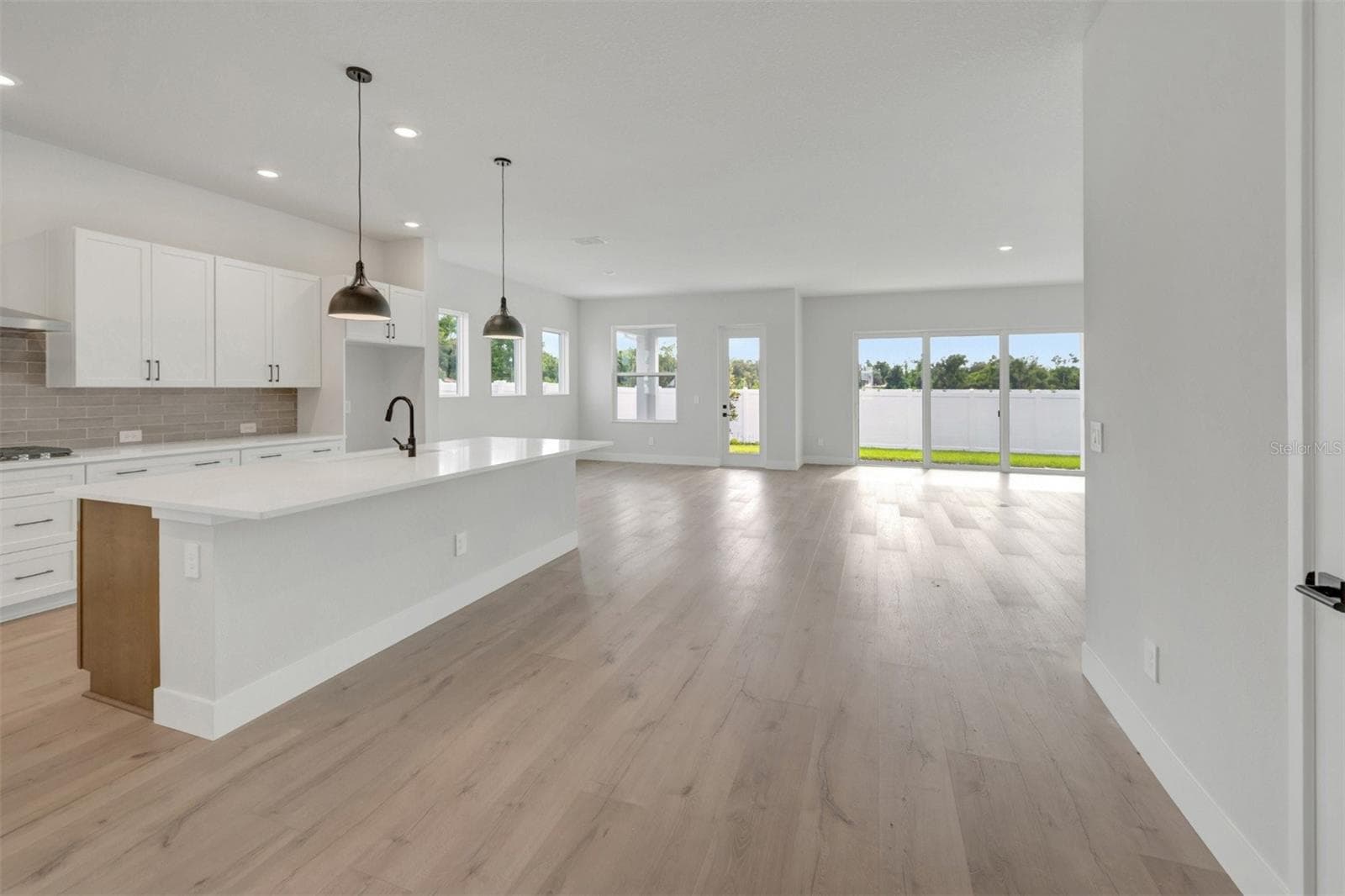 6823 Heron Meadow Dr photo 2