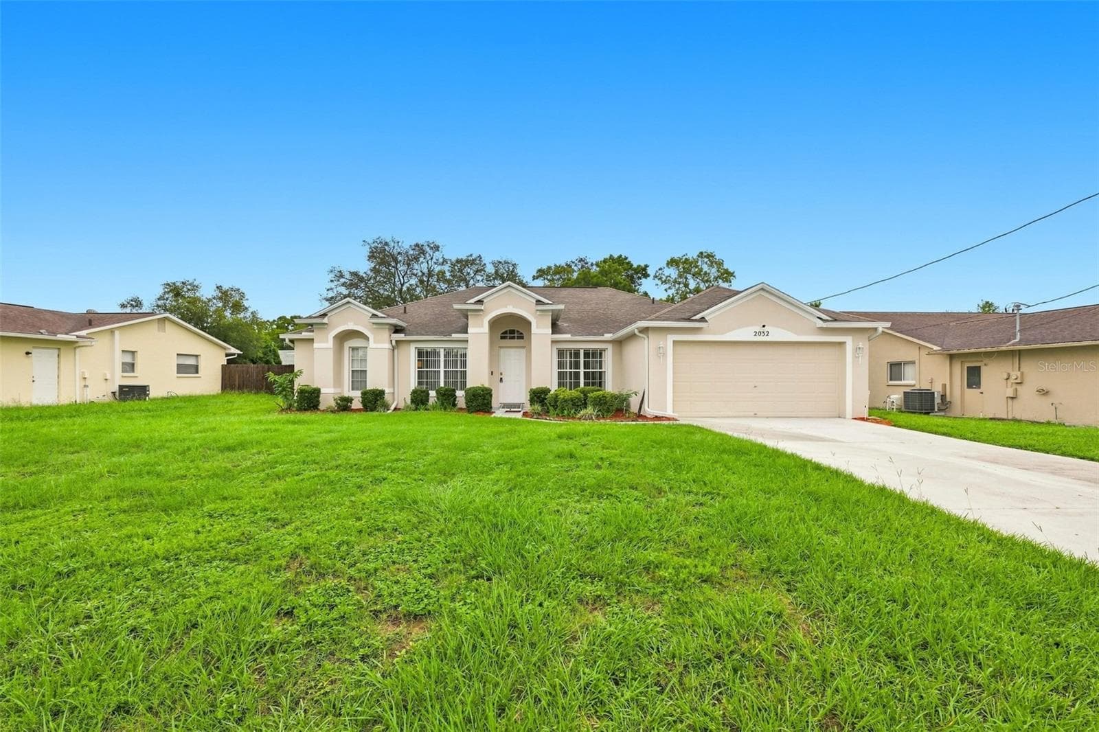 2032 DE Carlo Ave photo 2