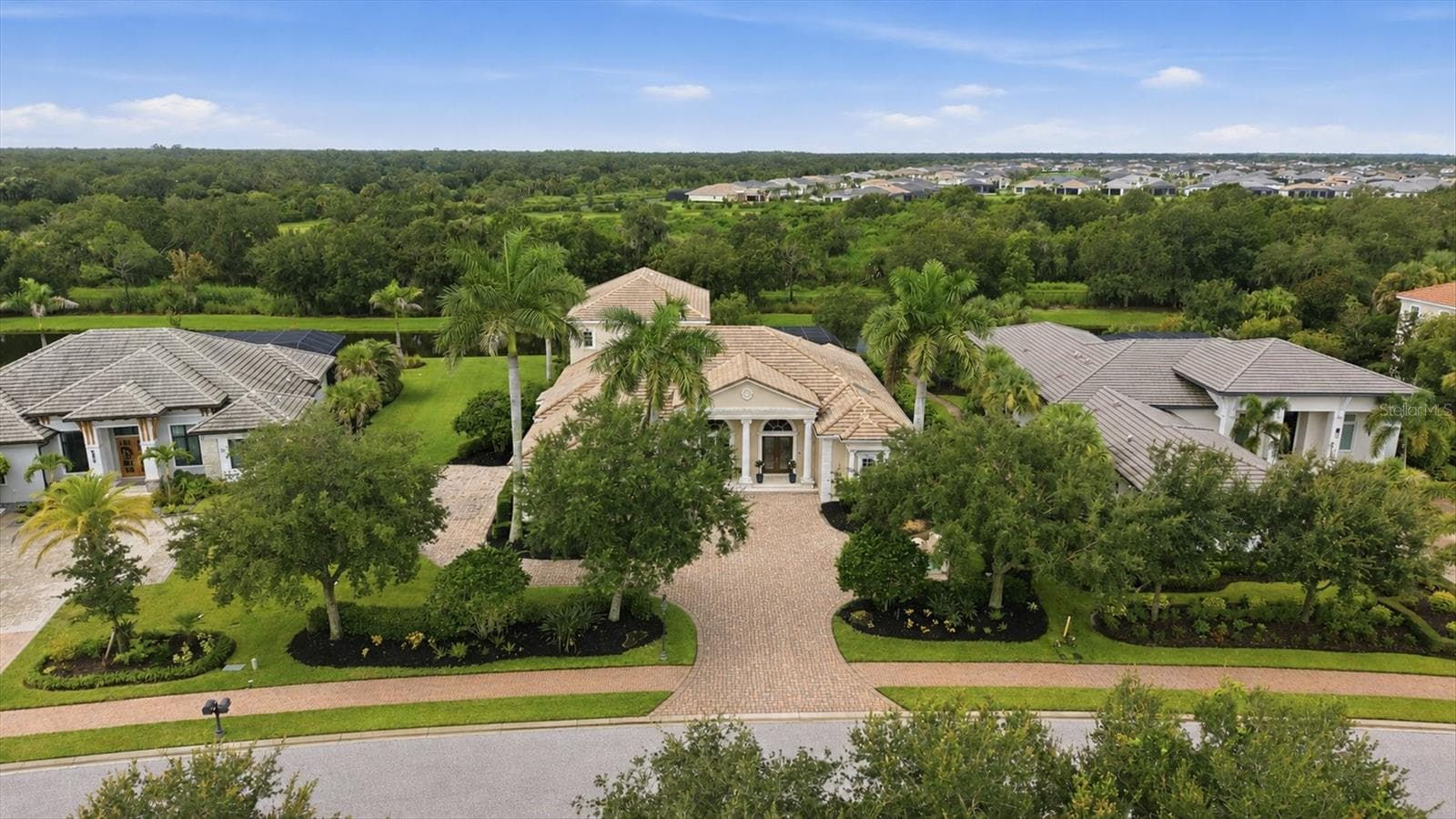 3360 Founders Club Dr photo 2