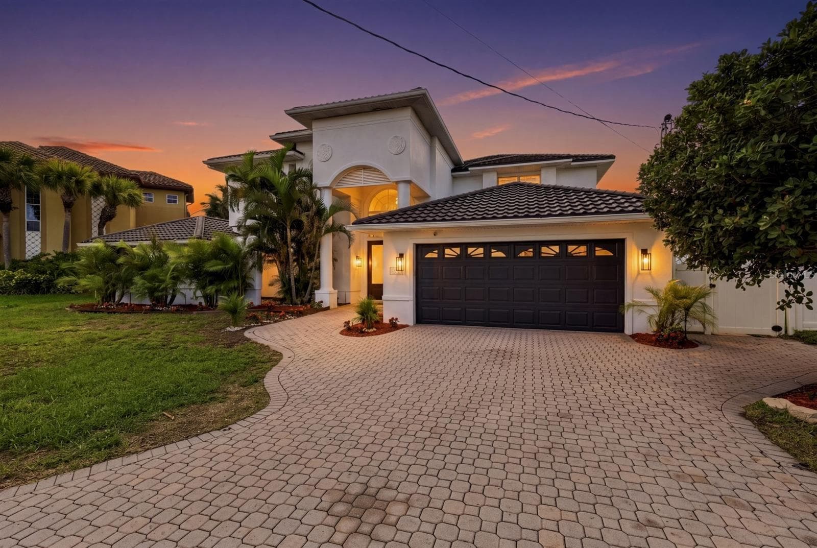 461 Palm Is NE photo 2
