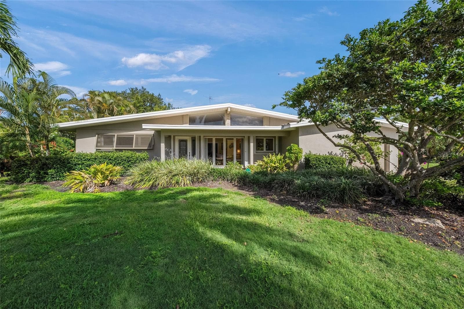 7616 Cove Ter photo 3