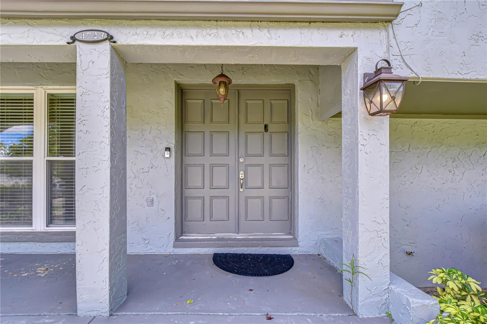 4723 Southbreeze Dr photo 3