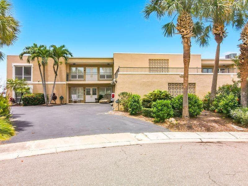 210 Dolphin Pt #C photo 2