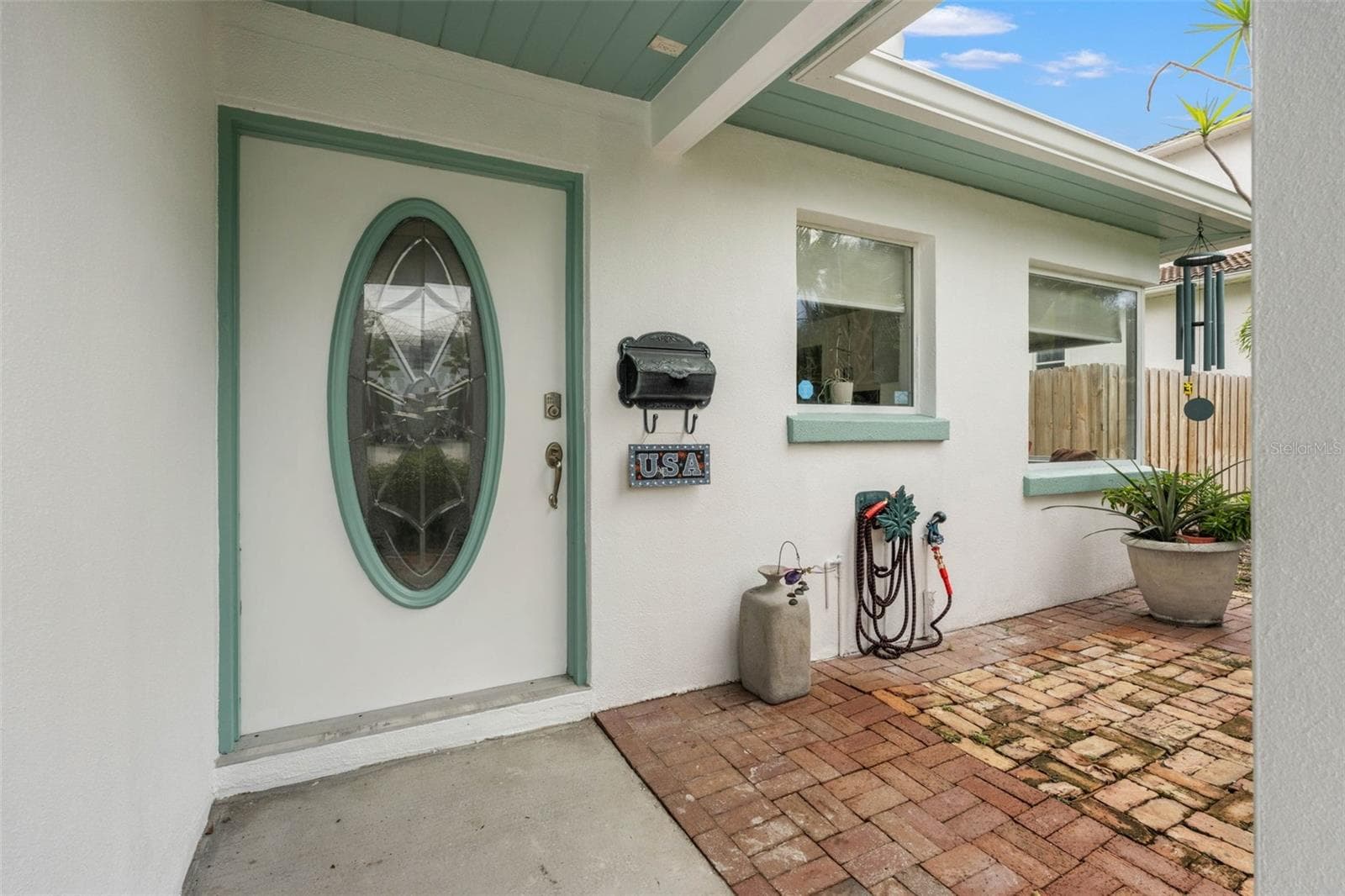 105 Adalia Ave photo 3