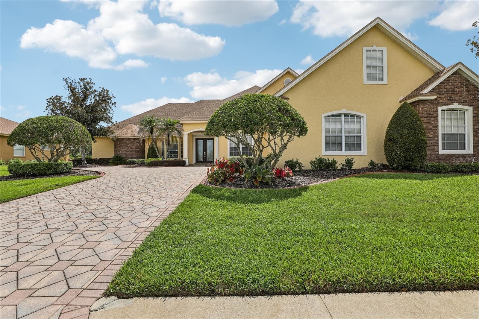 7360 Reflections Lake Dr photo 3