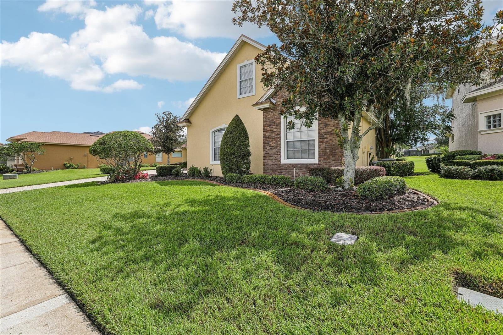 7360 Reflections Lake Dr photo 4