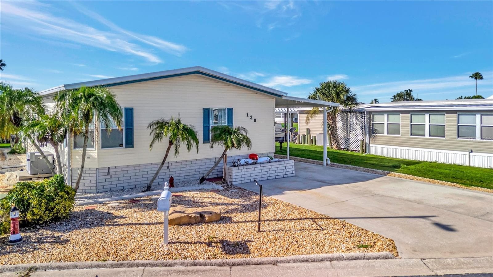 138 S Saint Thomas Cir photo 3