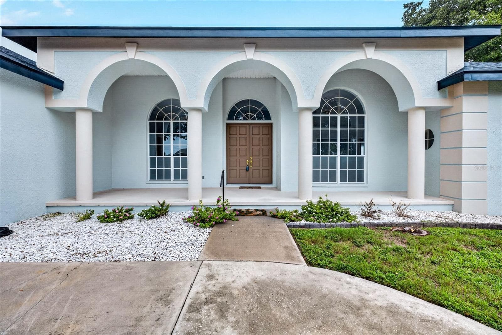 8911 Riverlachen Way photo 2