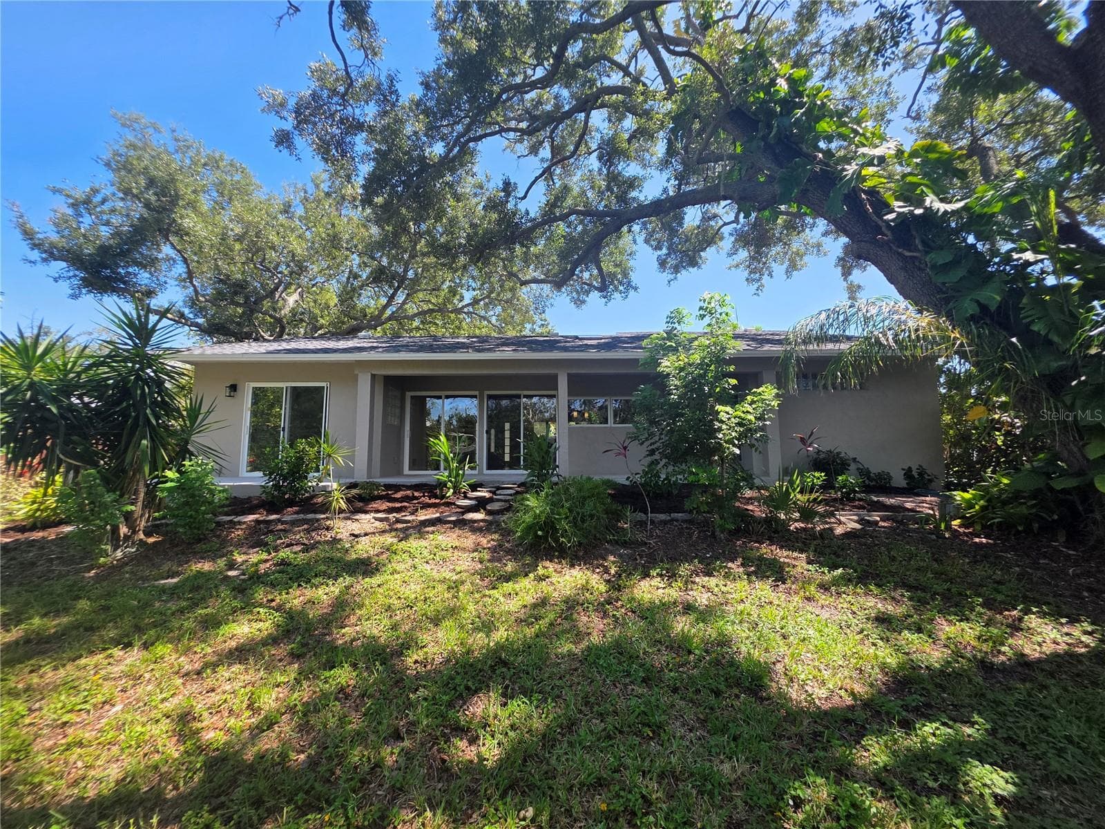 7708 NW 9th Ave Dr photo 2