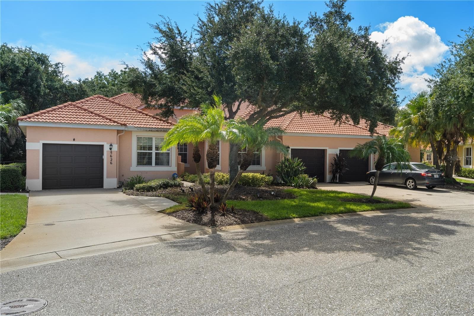 5626 Cortina Ln photo 2