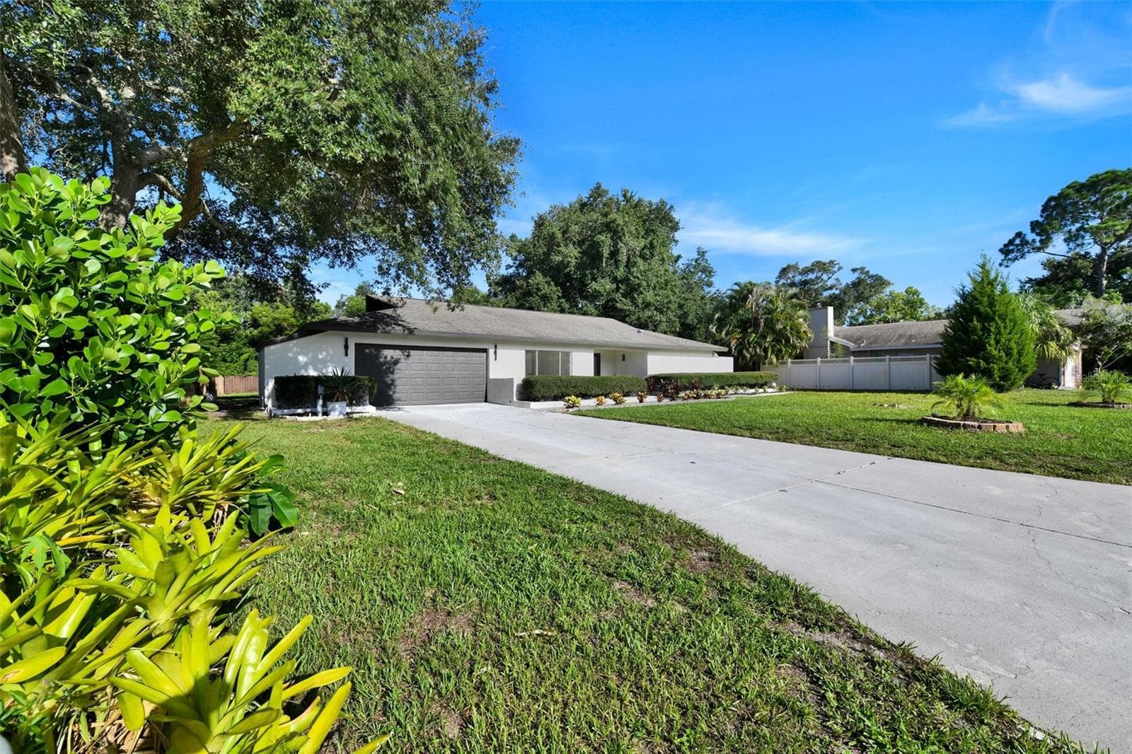 207 Dunbridge Dr photo 2