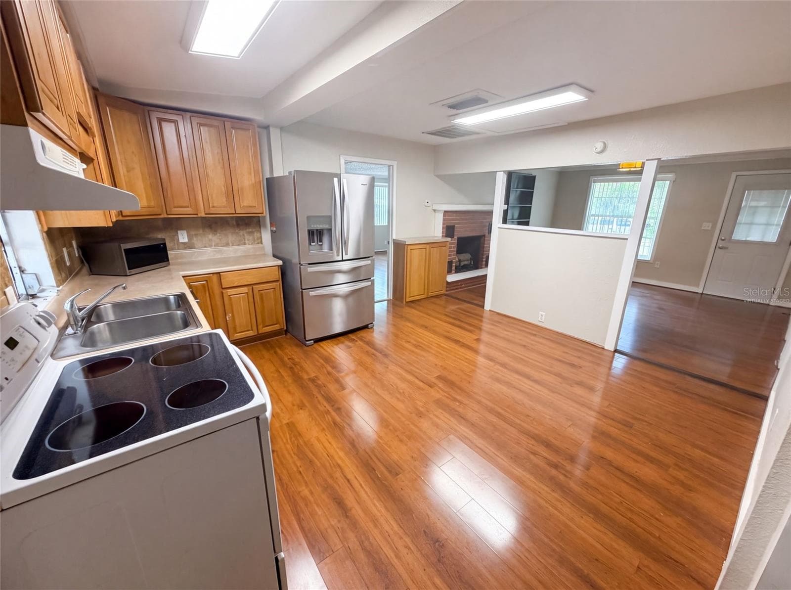 345 Acropolis Dr photo 2