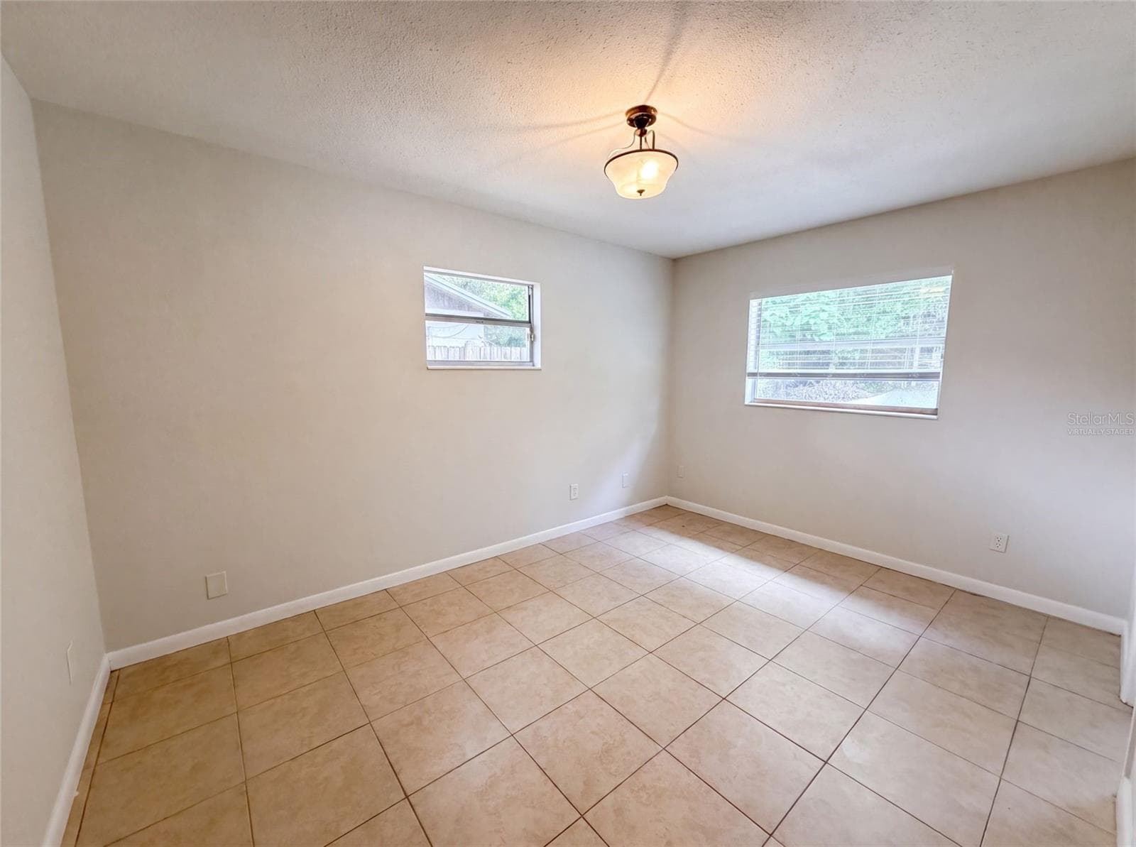 7018 Lynwood Dr photo 4