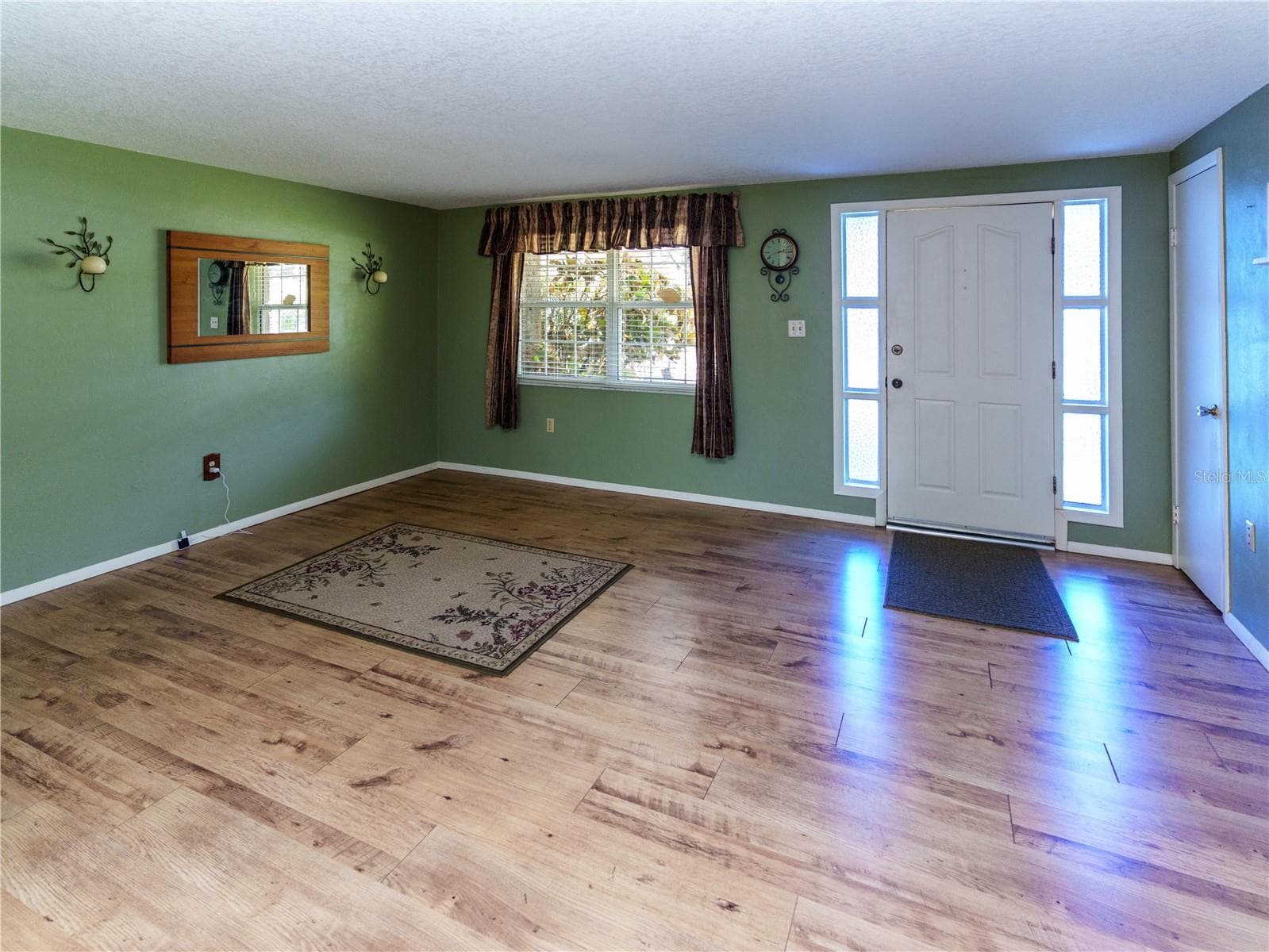 6155 Illinois Ave photo 2