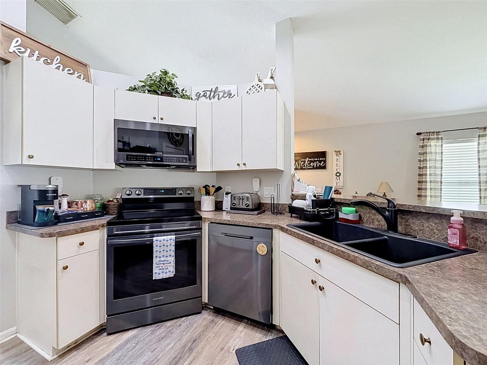 11627 Leda Ln photo 4