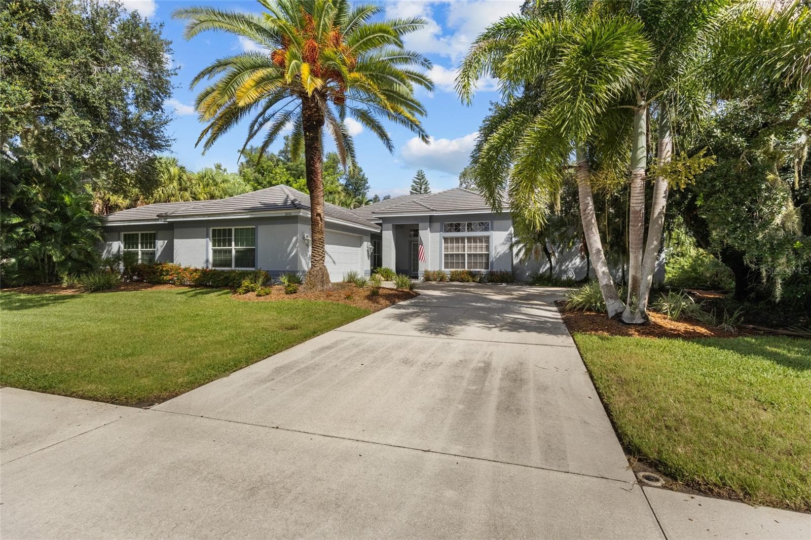 2686 Dick Wilson Dr photo 2