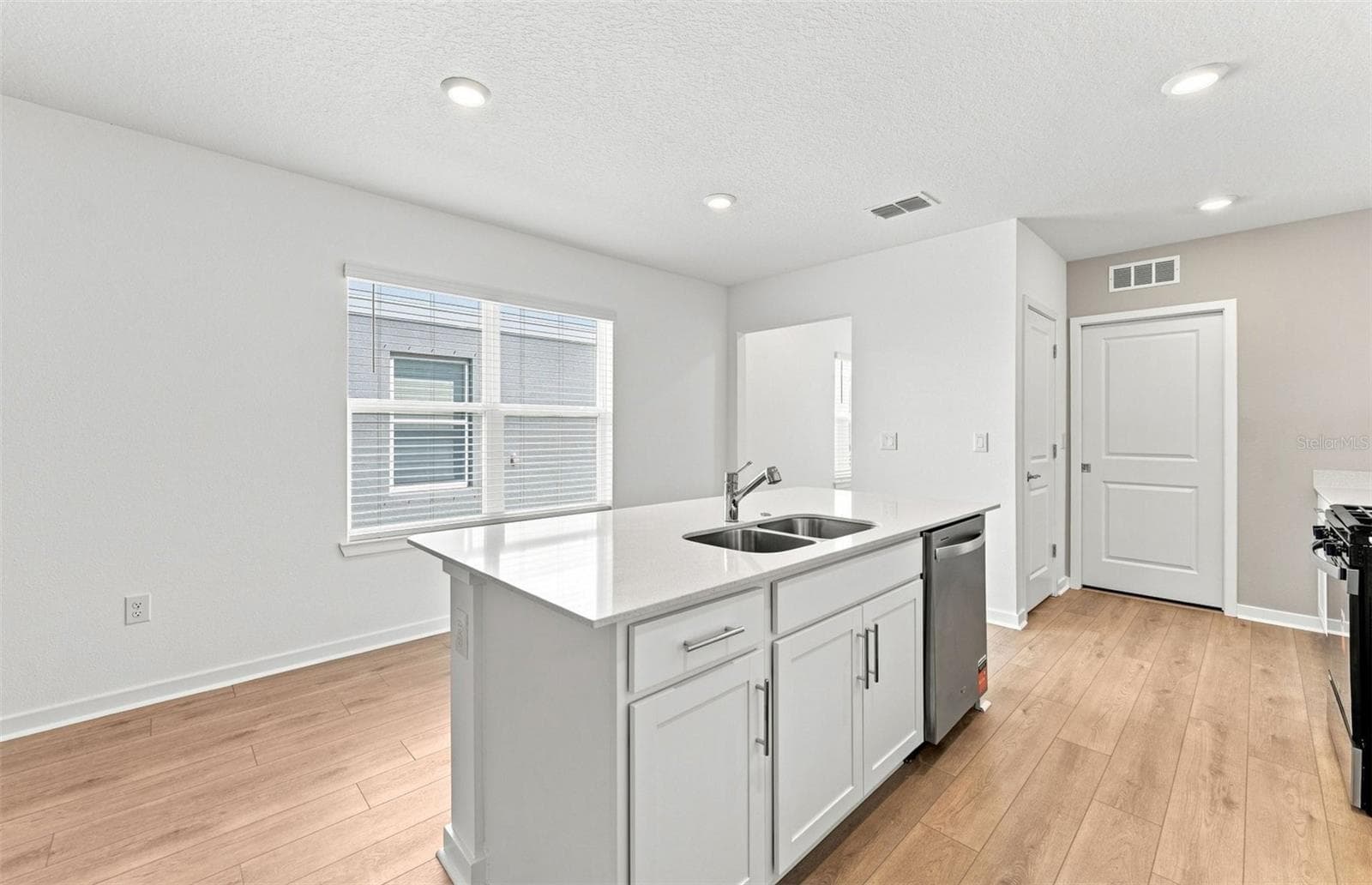 6287 Broad Field Ave photo 4
