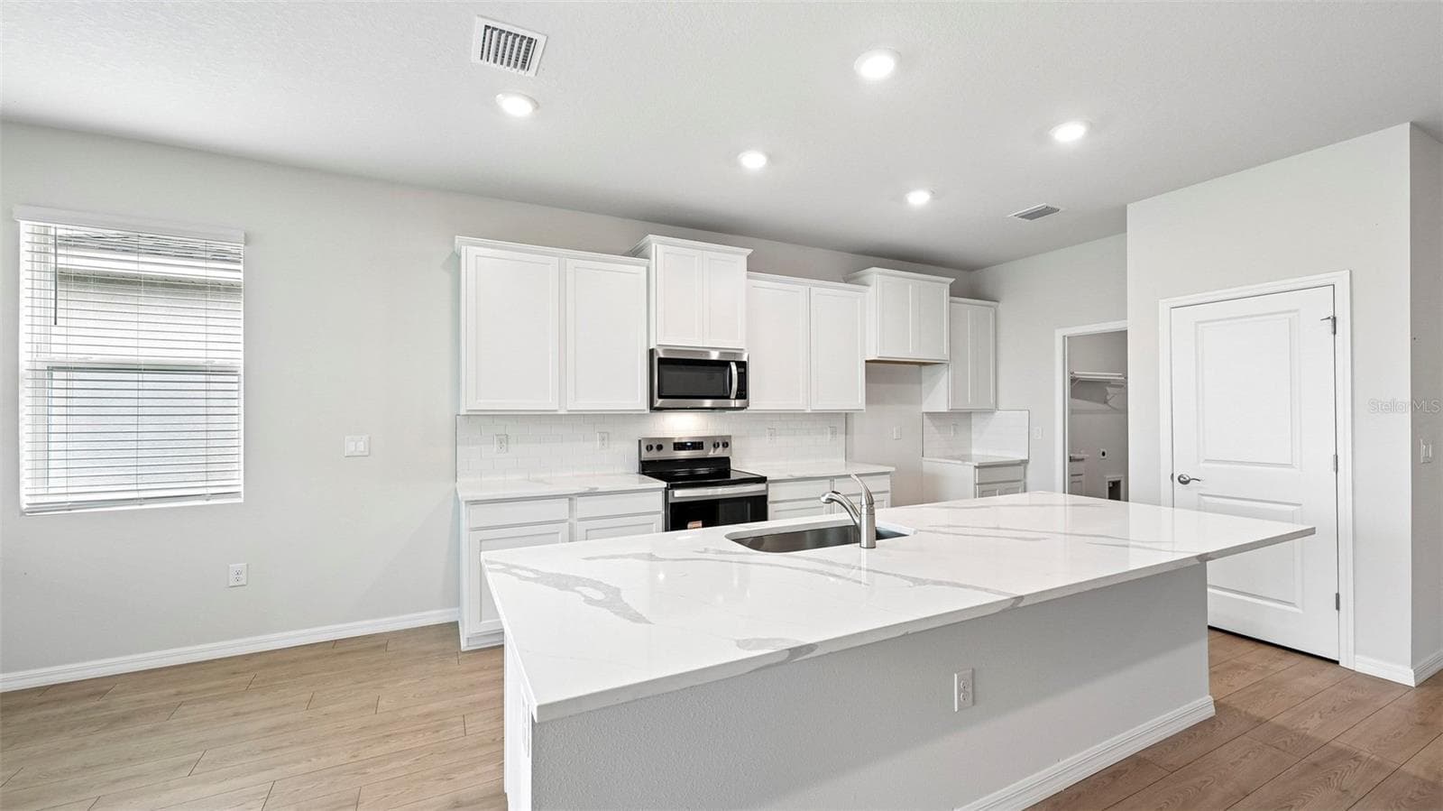 18112 Tavernside Trl photo 3